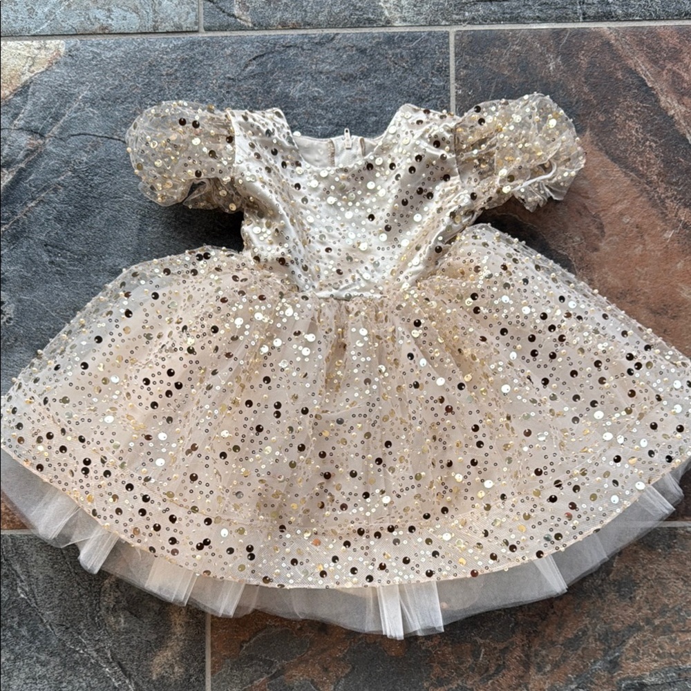 NWOT Champagne Pearl Sequin Tulle Cap Sleeve Elegant Flower Girl Dress
